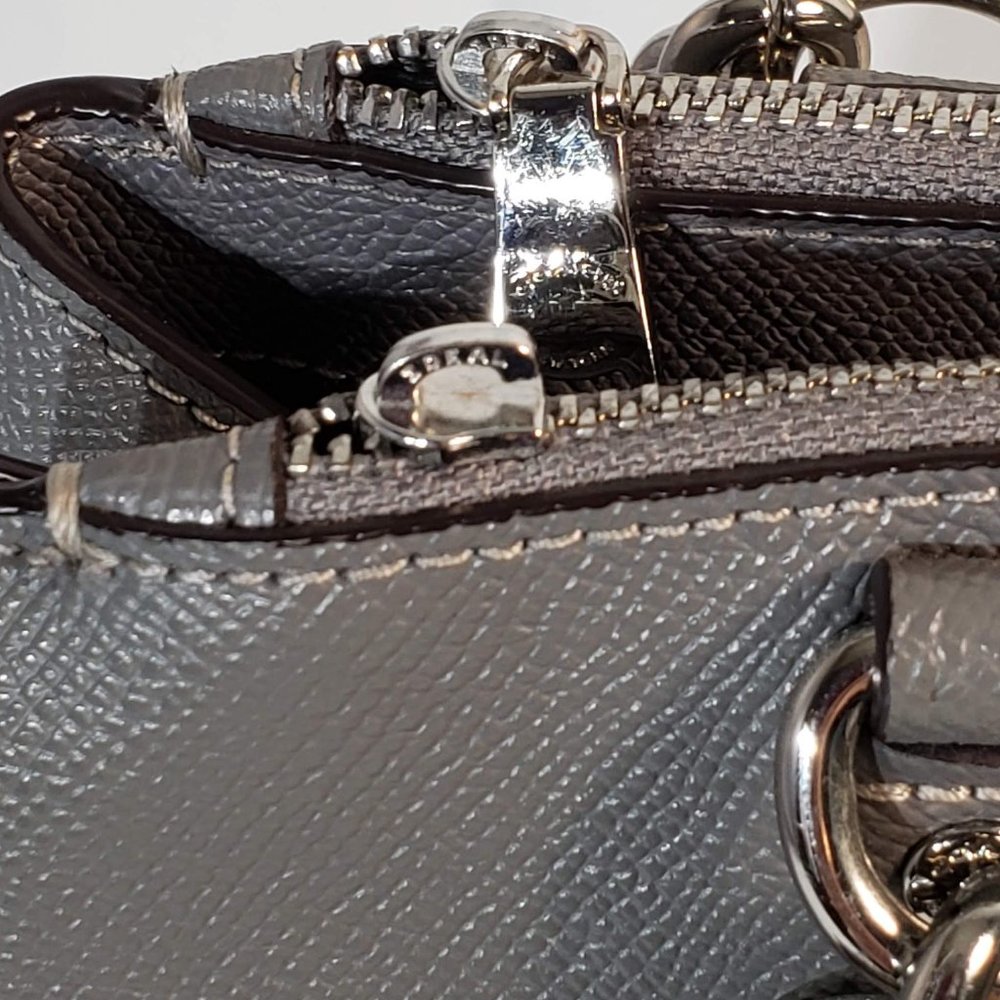 Coach-crossgrain Brook mini, carry all hand bag, like new. w/crossbody strap - Picture 14 of 14